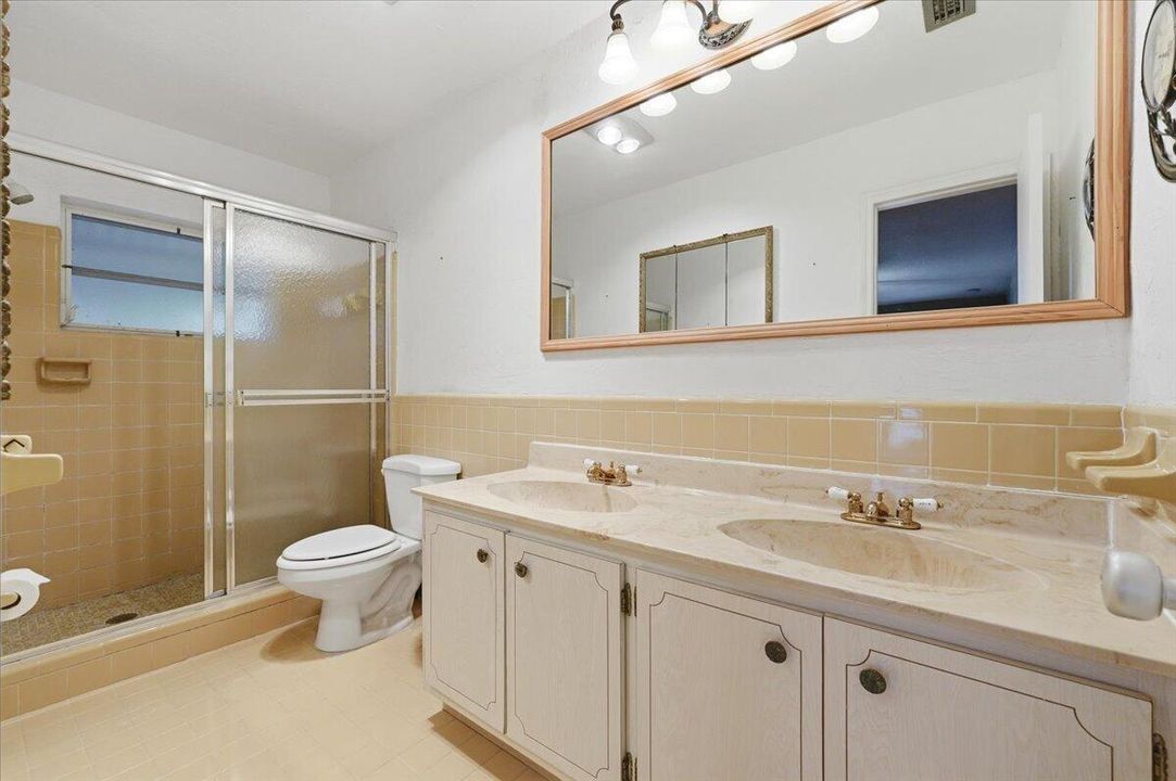 18-Primary Bathroom