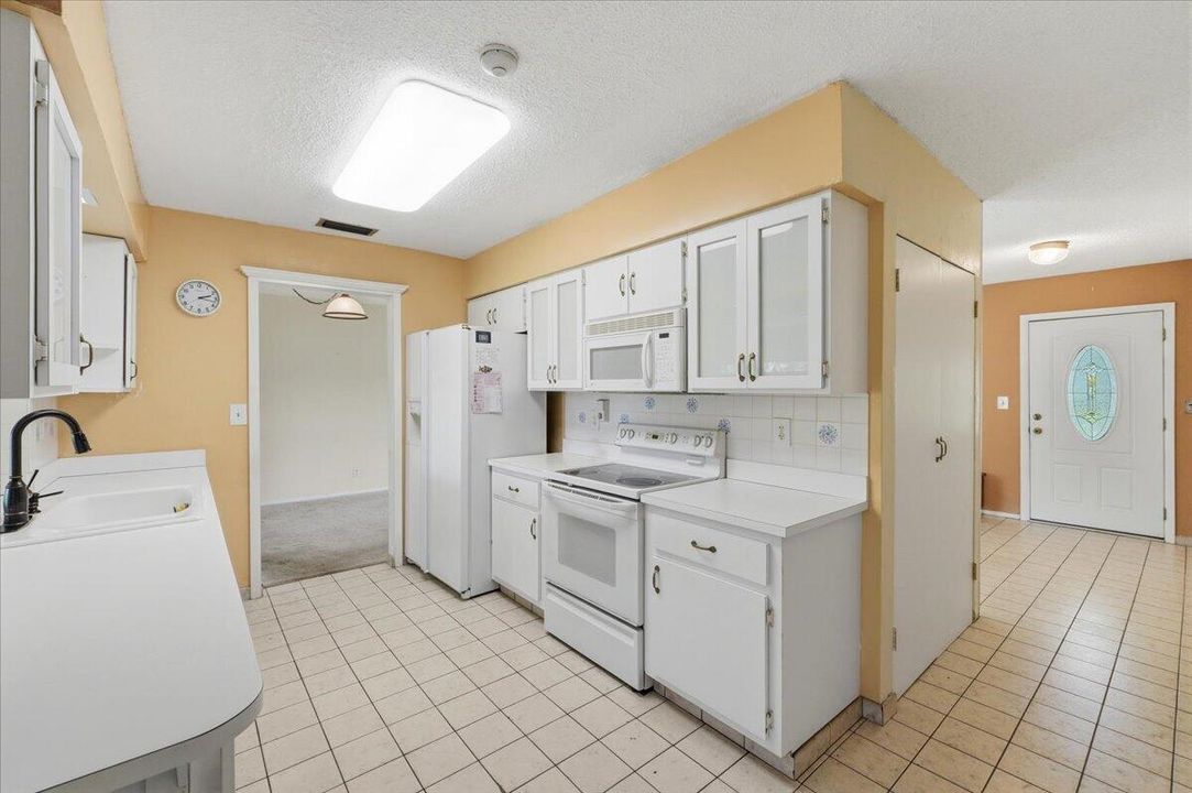 12-Kitchen