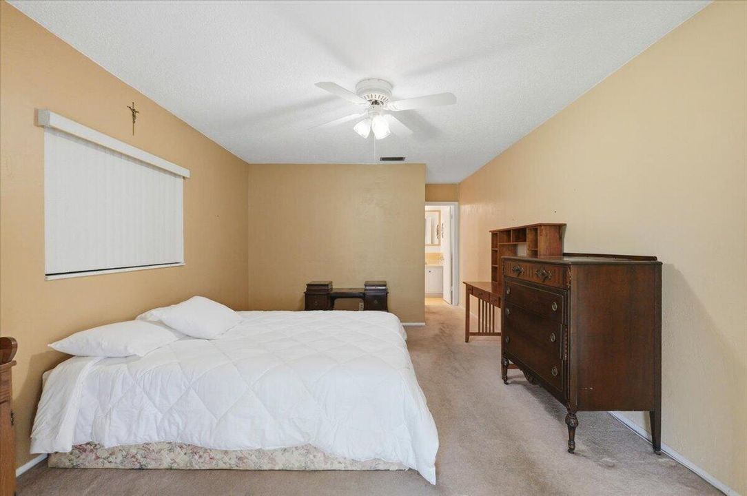 17-Primary Bedroom