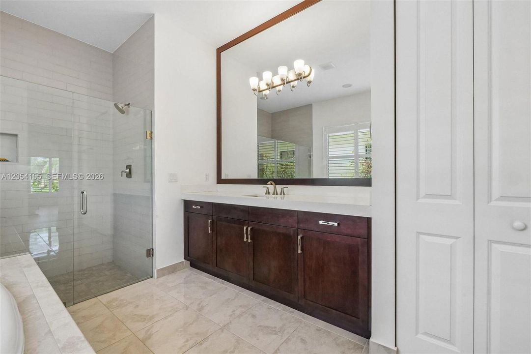 For Sale: $925,000 (3 beds, 2 baths, 2421 Square Feet)