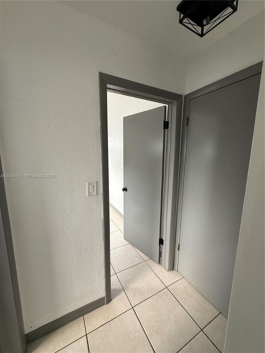 В аренду: $2,000 (1 спален, 1 ванн, 5300 Квадратных фут)