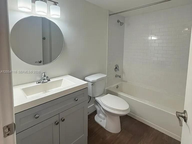 For Rent: $1,950 (1 beds, 1 baths, 773 Square Feet)