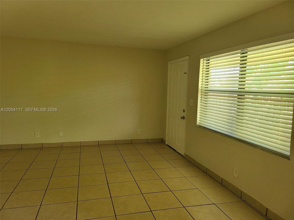 En Renta: $1,900 (2 camas, 1 baños, 1000 Pies cuadrados)