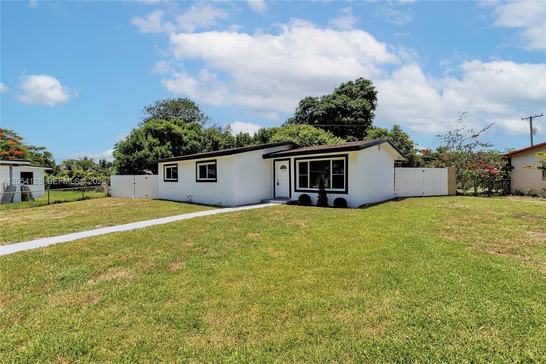 En Venta: $459,900 (3 camas, 2 baños, 1116 Pies cuadrados)