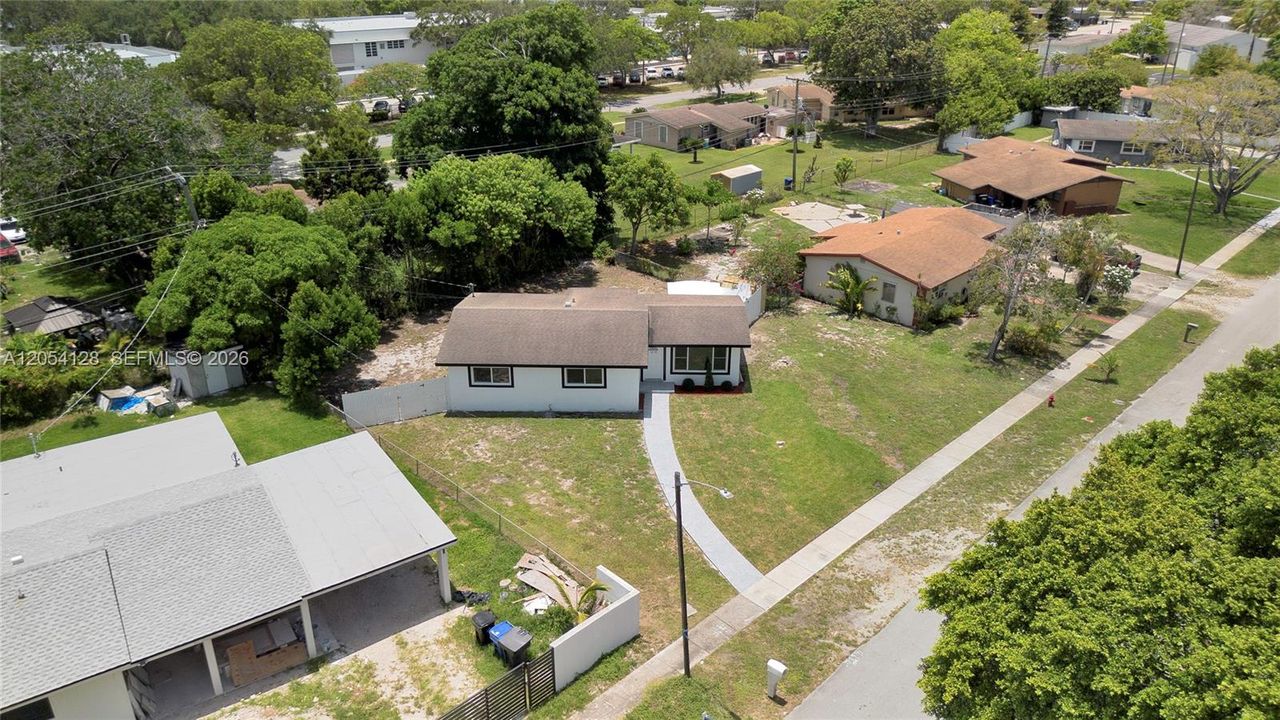 En Venta: $459,900 (3 camas, 2 baños, 1116 Pies cuadrados)
