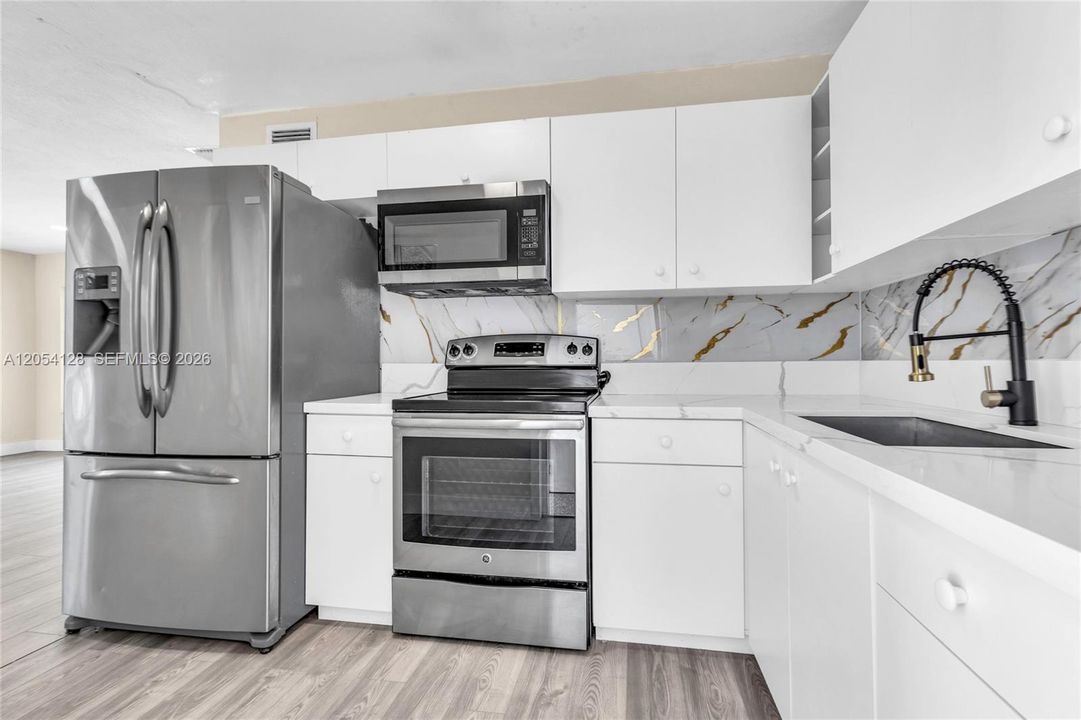 En Venta: $459,900 (3 camas, 2 baños, 1116 Pies cuadrados)