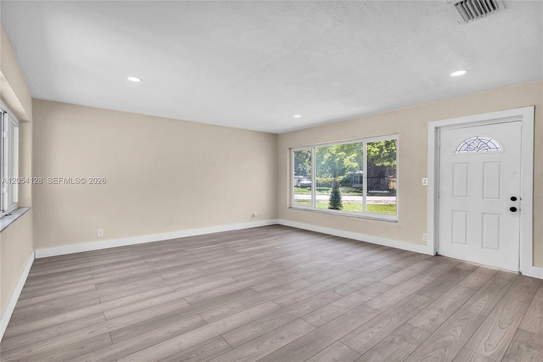 En Venta: $459,900 (3 camas, 2 baños, 1116 Pies cuadrados)