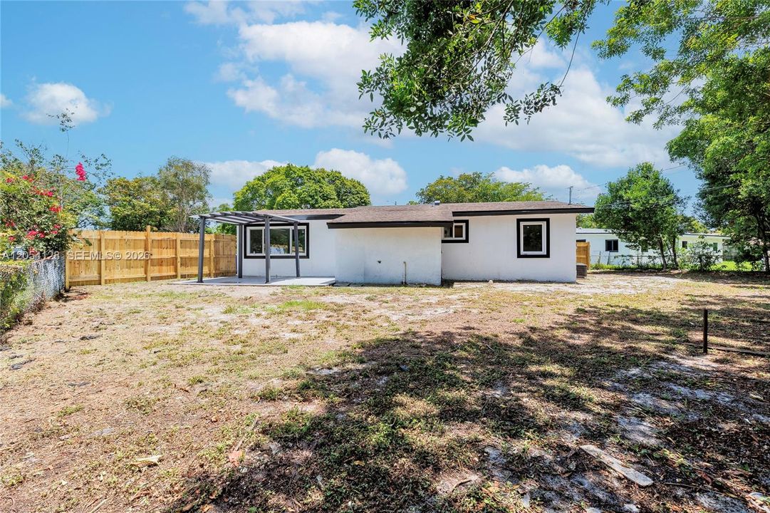 En Venta: $459,900 (3 camas, 2 baños, 1116 Pies cuadrados)