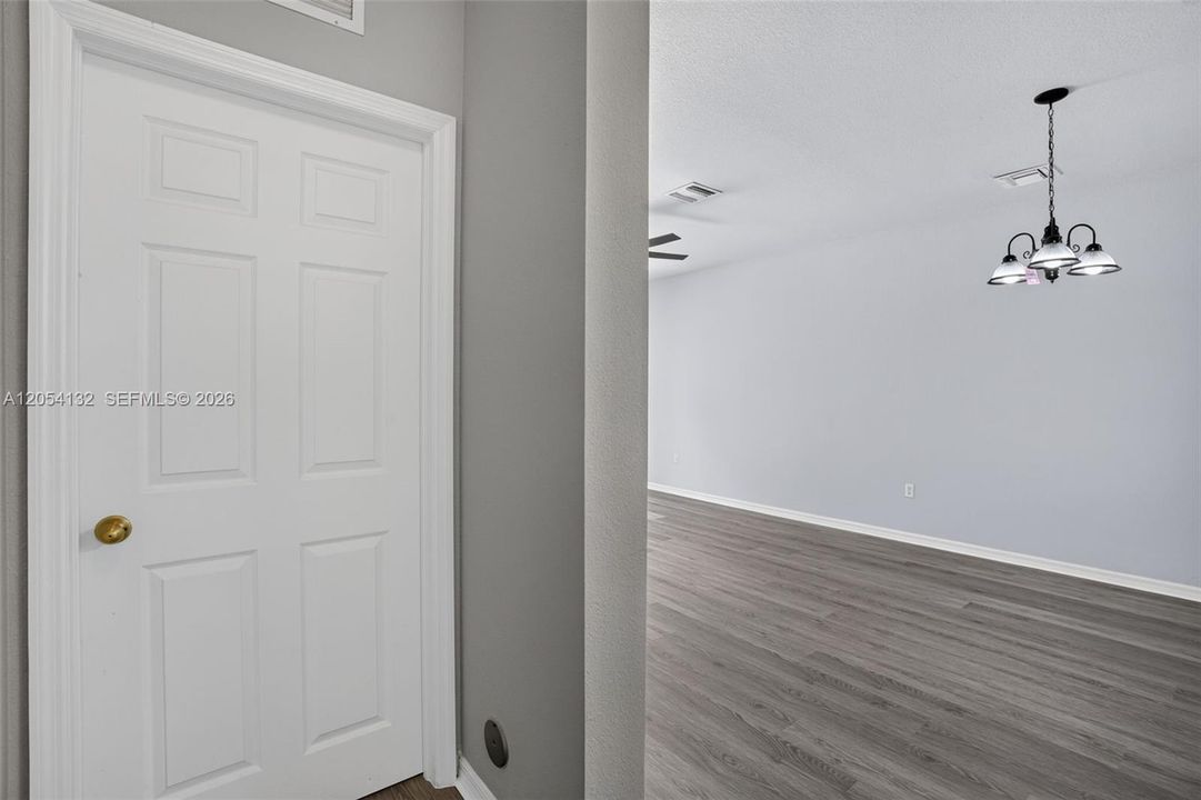 На продажу: $345,000 (3 спален, 3 ванн, 1378 Квадратных фут)