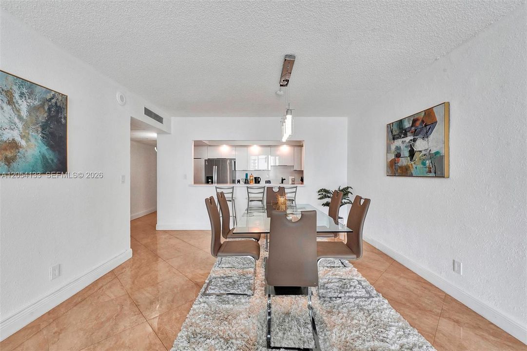На продажу: $695,000 (2 спален, 2 ванн, 1505 Квадратных фут)