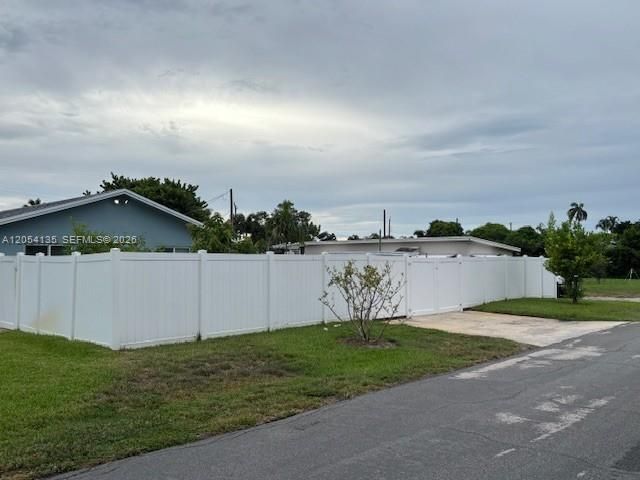 For Sale: $527,500 (3 beds, 2 baths, 1361 Square Feet)