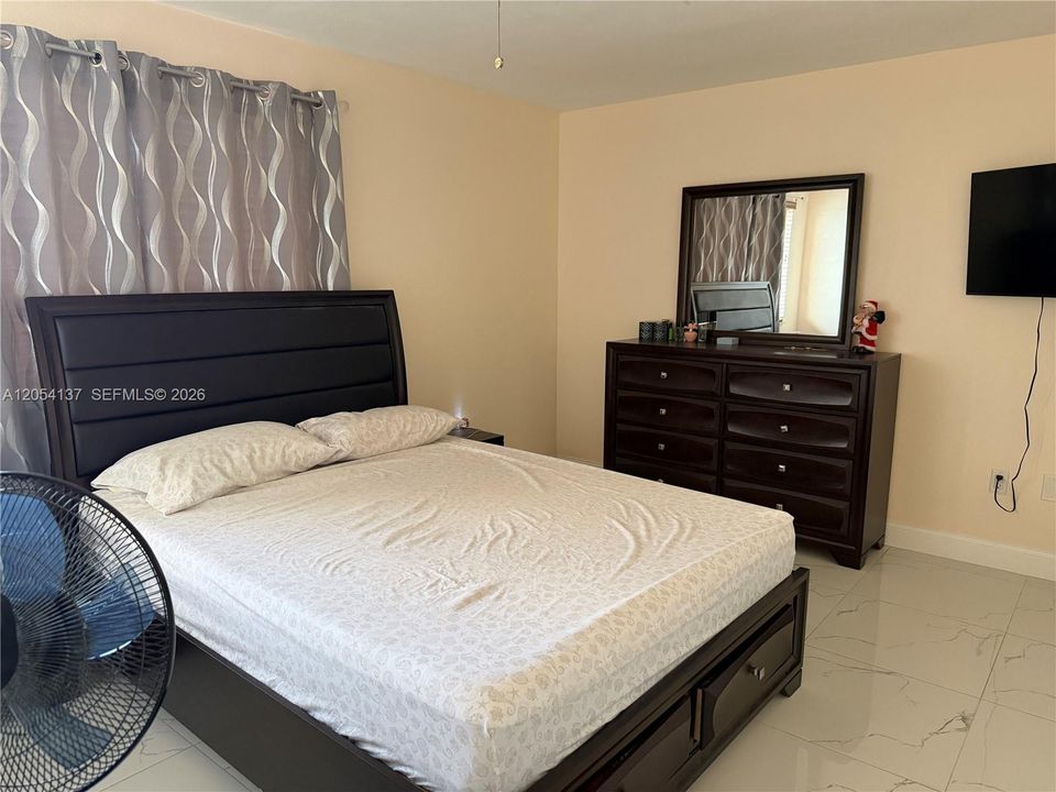 В аренду: $2,200 (2 спален, 2 ванн, 980 Квадратных фут)