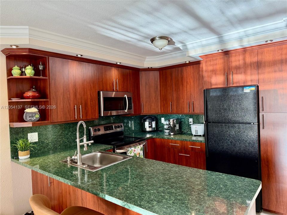 В аренду: $2,200 (2 спален, 2 ванн, 980 Квадратных фут)