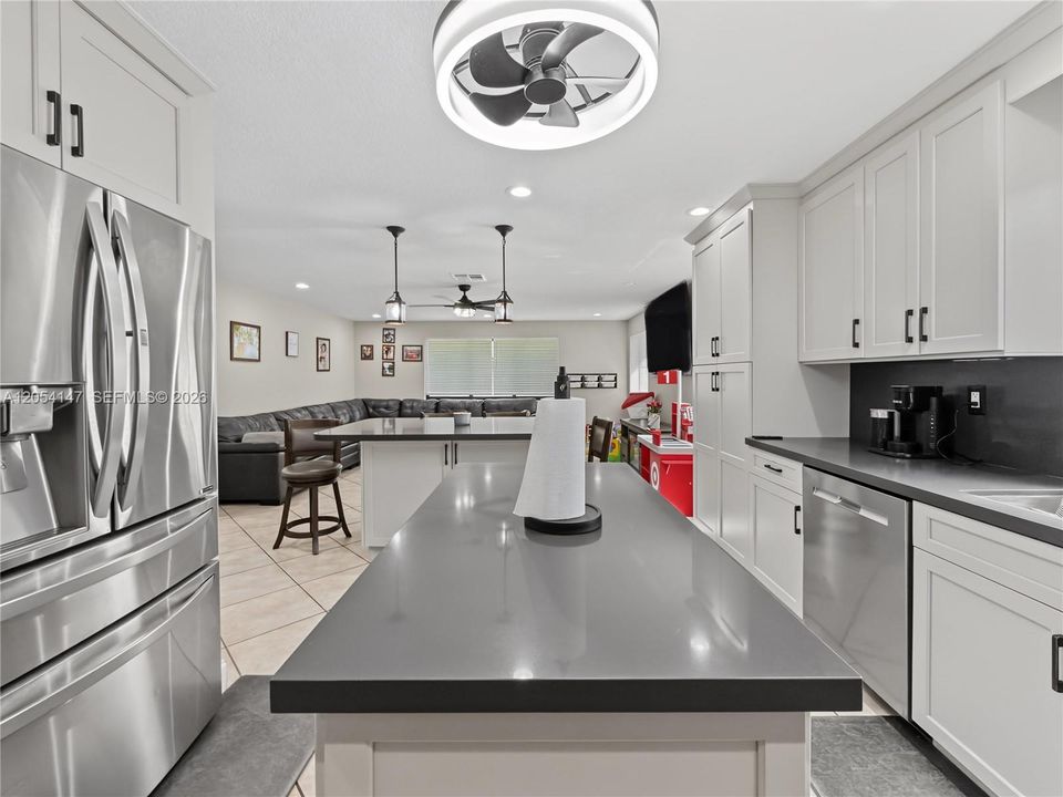 For Sale: $775,000 (5 beds, 3 baths, 2842 Square Feet)