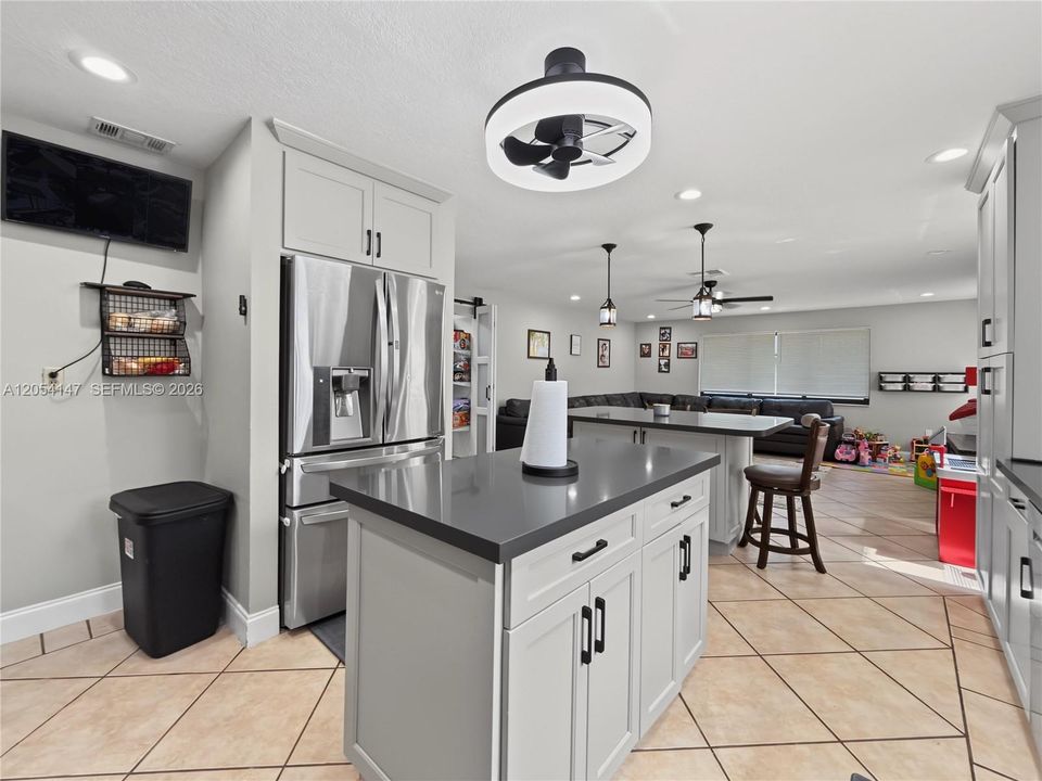 For Sale: $775,000 (5 beds, 3 baths, 2842 Square Feet)