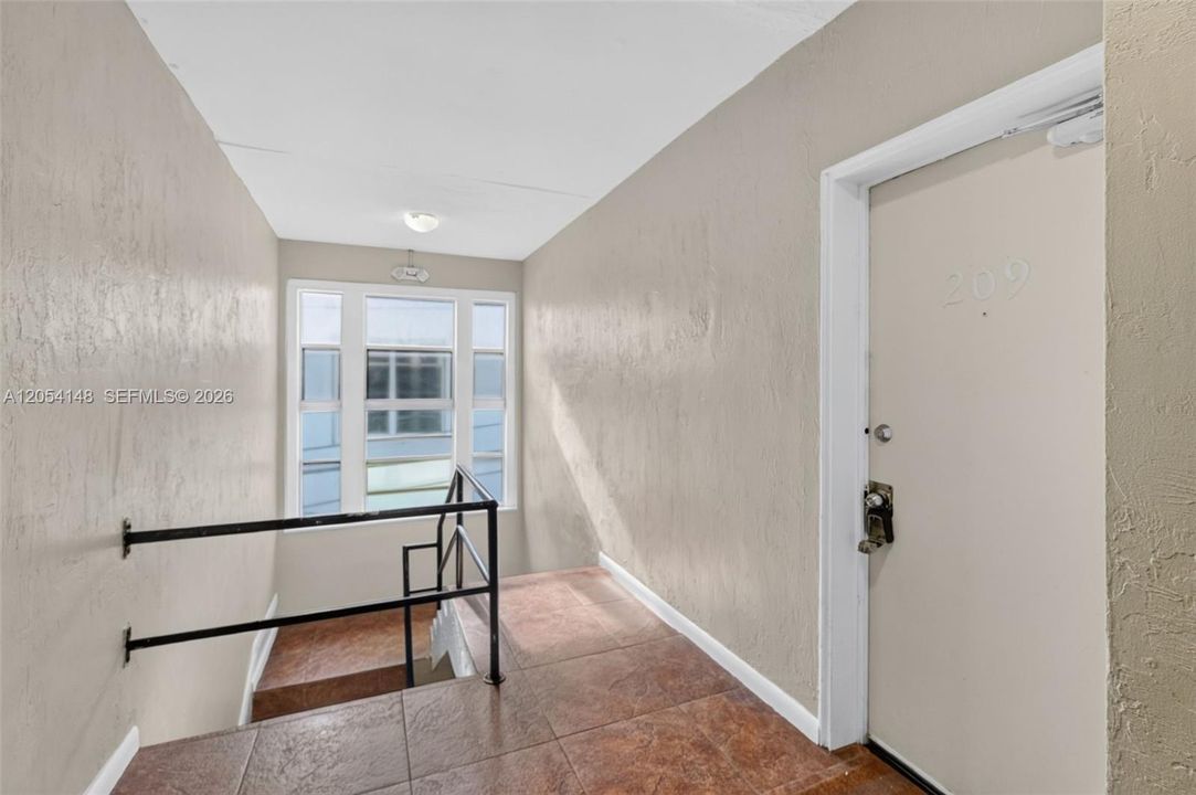 For Rent: $1,950 (1 beds, 1 baths, 428 Square Feet)