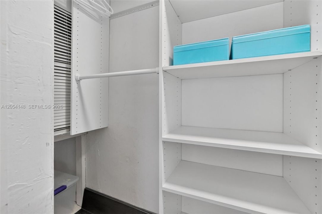 For Rent: $1,950 (1 beds, 1 baths, 428 Square Feet)