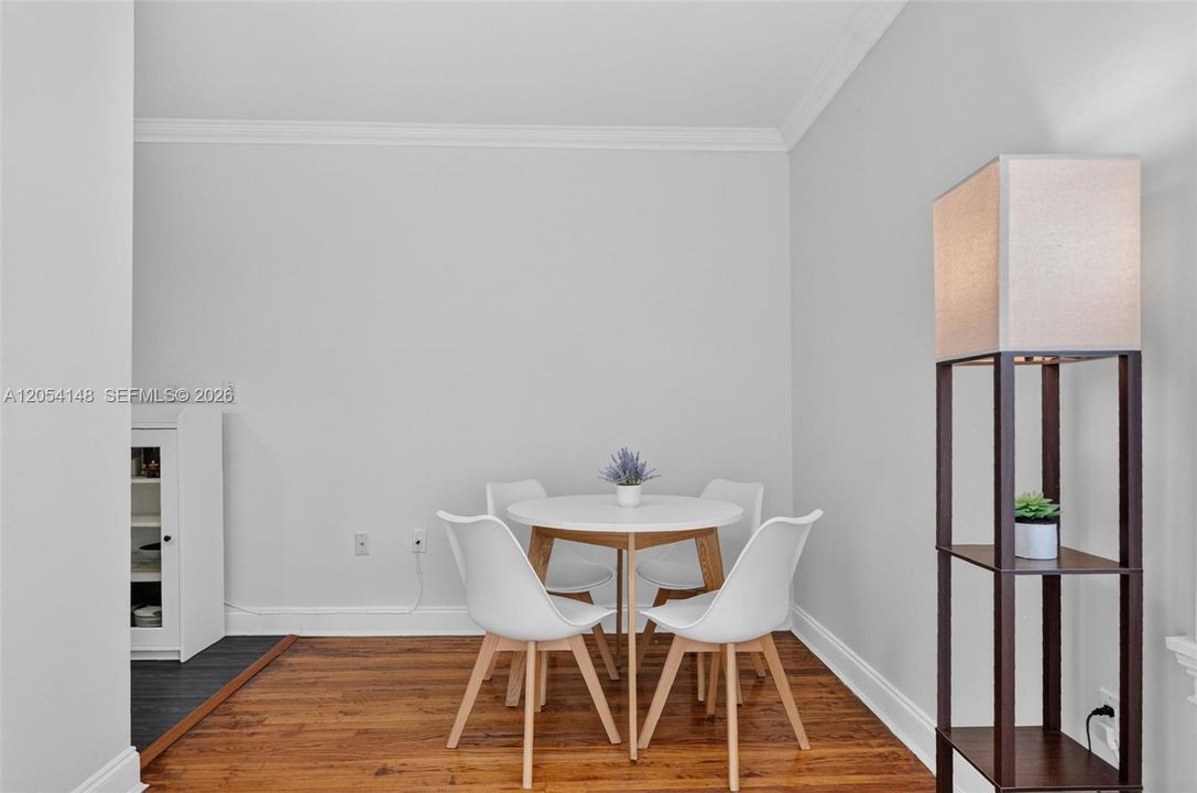 For Rent: $1,950 (1 beds, 1 baths, 428 Square Feet)