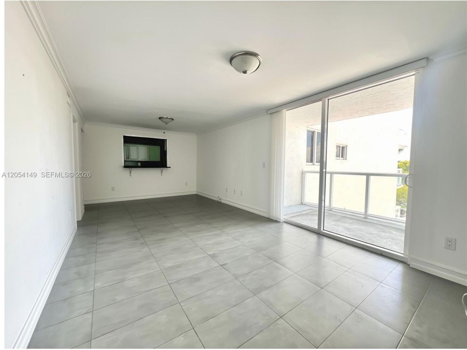 For Rent: $3,200 (1 beds, 1 baths, 1045 Square Feet)