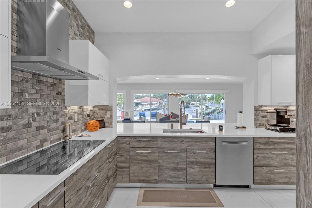 En Venta: $2,400,000 (3 camas, 3 baños, 2825 Pies cuadrados)