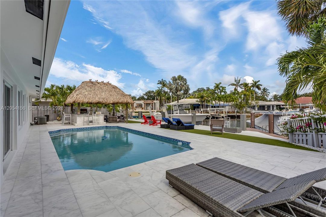 En Venta: $2,400,000 (3 camas, 3 baños, 2825 Pies cuadrados)