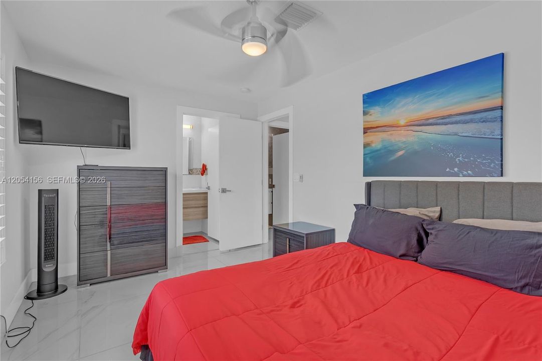 En Venta: $2,400,000 (3 camas, 3 baños, 2825 Pies cuadrados)