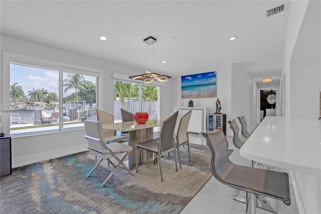 En Venta: $2,400,000 (3 camas, 3 baños, 2825 Pies cuadrados)