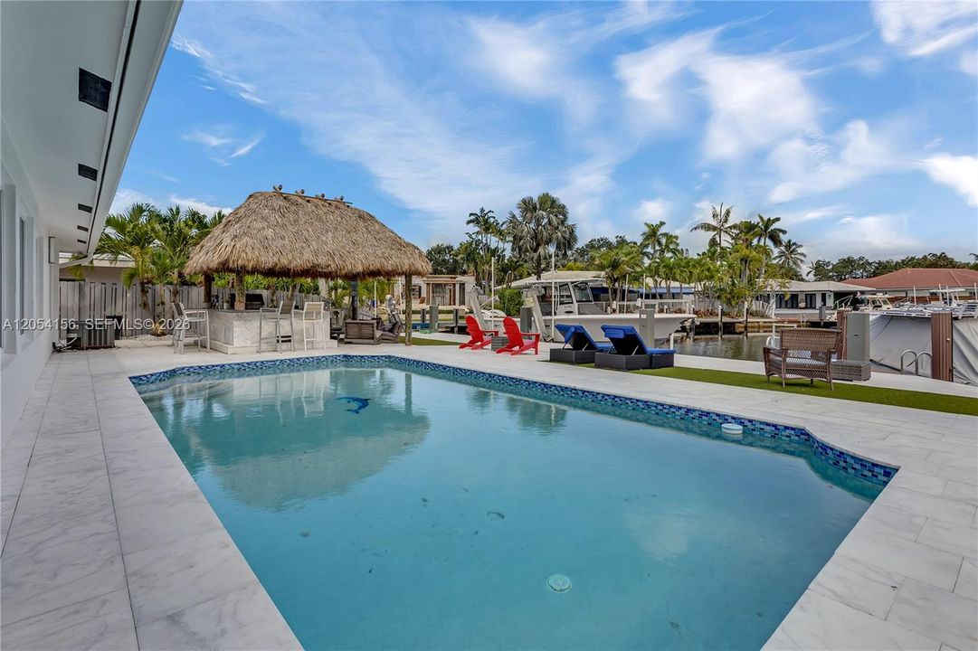 En Venta: $2,400,000 (3 camas, 3 baños, 2825 Pies cuadrados)