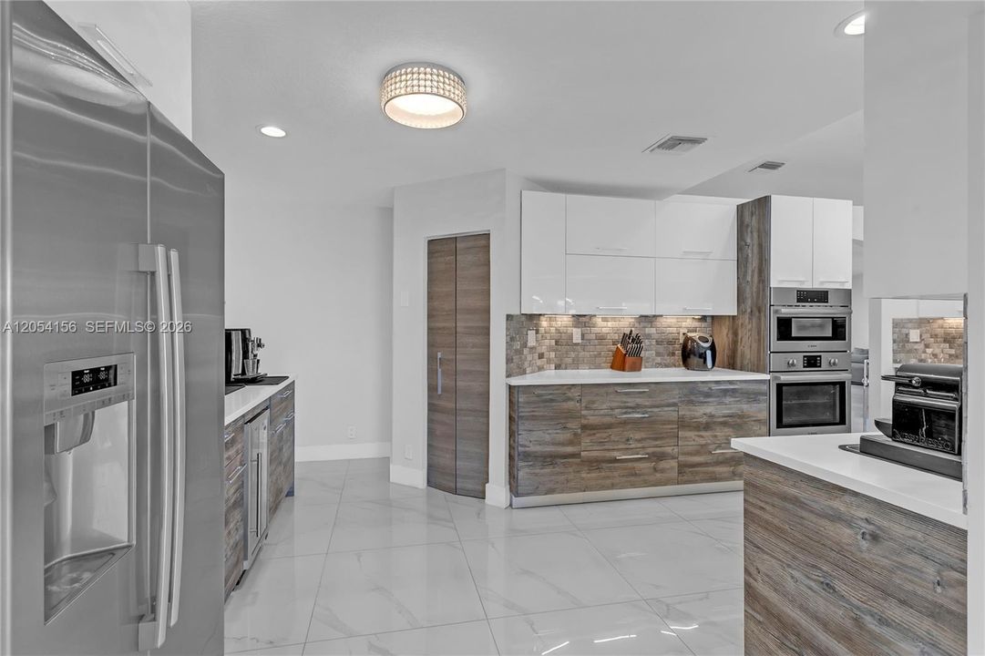 En Venta: $2,400,000 (3 camas, 3 baños, 2825 Pies cuadrados)