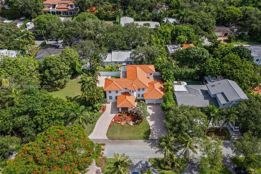 For Rent: $19,500 (5 beds, 4 baths, 4003 Square Feet)