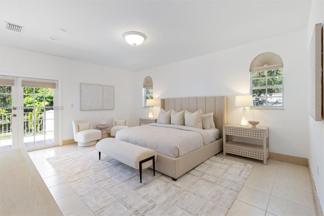 For Rent: $19,500 (5 beds, 4 baths, 4003 Square Feet)