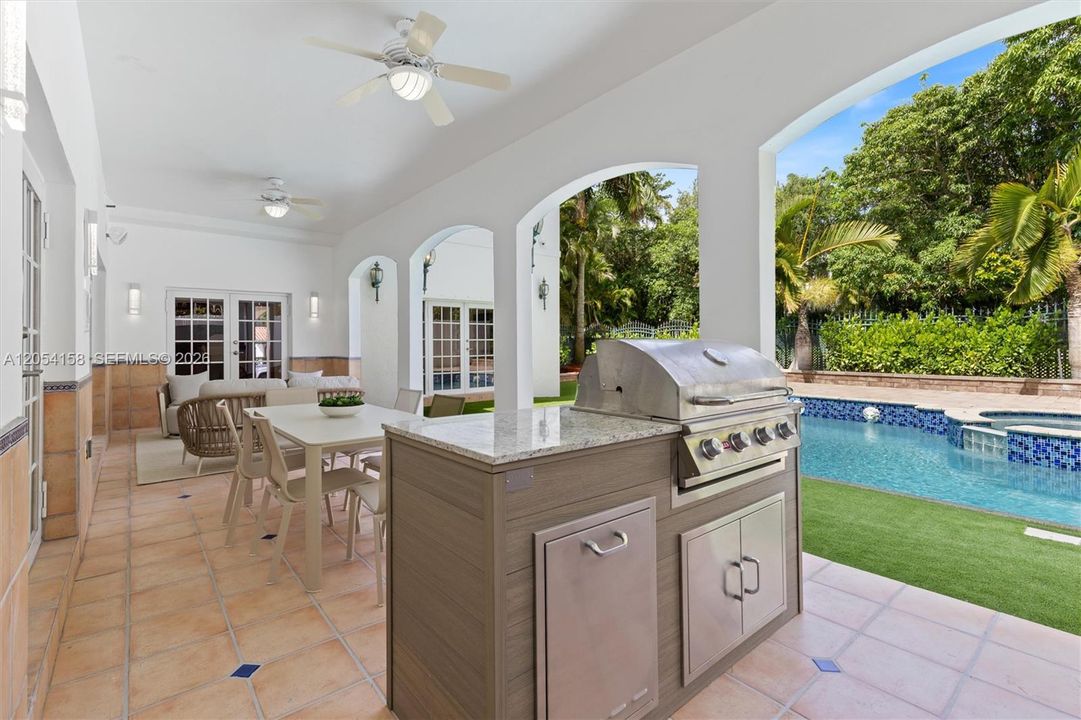 For Rent: $19,500 (5 beds, 4 baths, 4003 Square Feet)