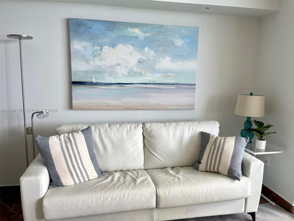 For Sale: $669,000 (1 beds, 1 baths, 844 Square Feet)