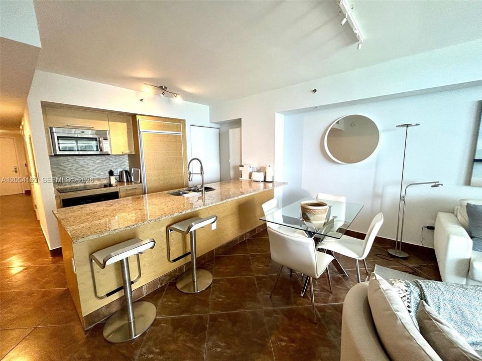 For Sale: $669,000 (1 beds, 1 baths, 844 Square Feet)