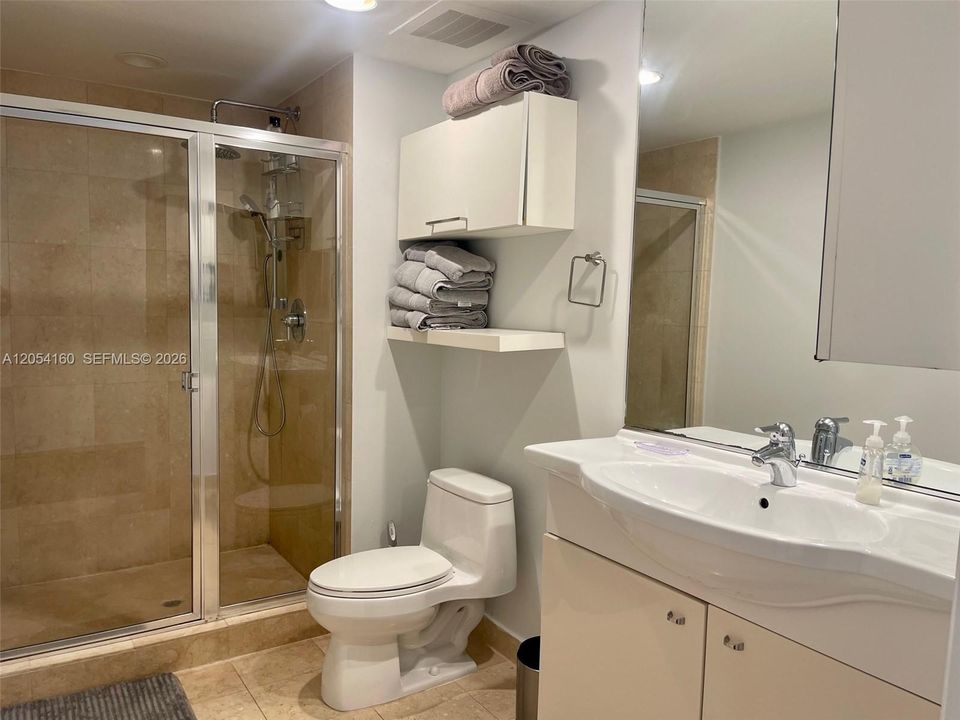 For Sale: $669,000 (1 beds, 1 baths, 844 Square Feet)