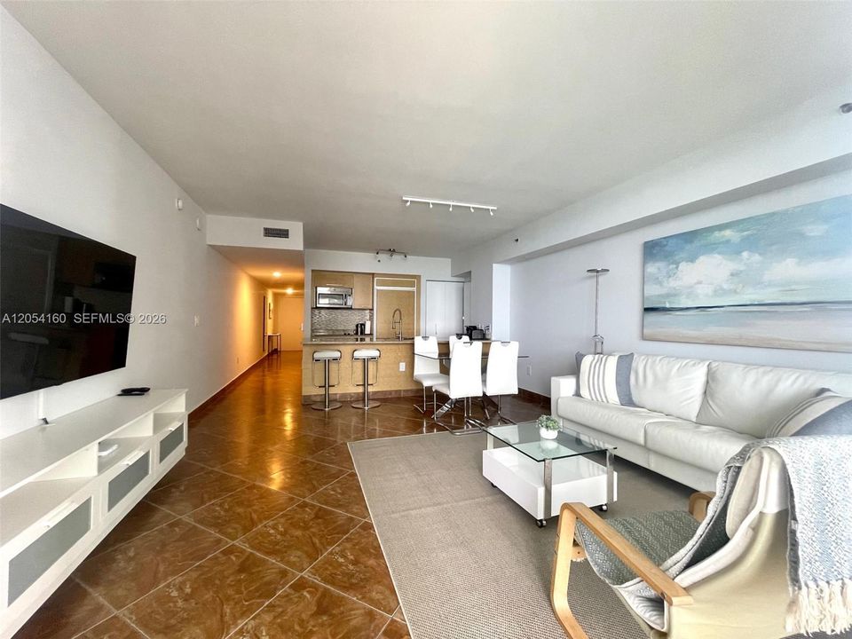 For Sale: $669,000 (1 beds, 1 baths, 844 Square Feet)