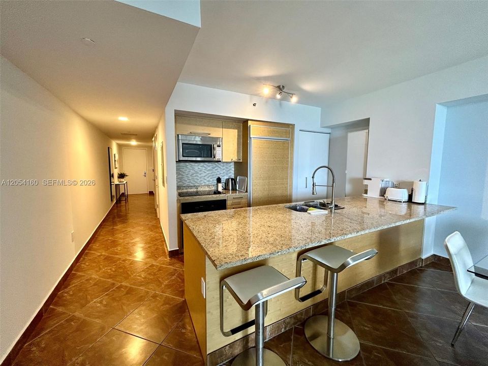 For Sale: $669,000 (1 beds, 1 baths, 844 Square Feet)