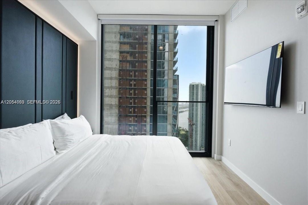 En Renta: $4,900 (2 camas, 2 baños, 977 Pies cuadrados)