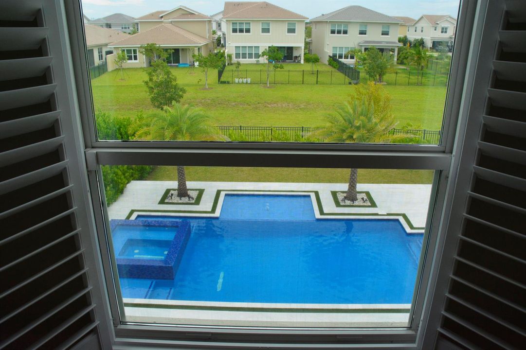 pool upstairs view