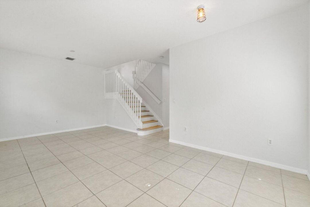 009-406LakeMontereyCircle-BoyntonBeach-F