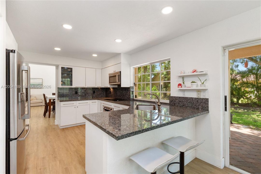 En Venta: $875,000 (3 camas, 2 baños, 2047 Pies cuadrados)