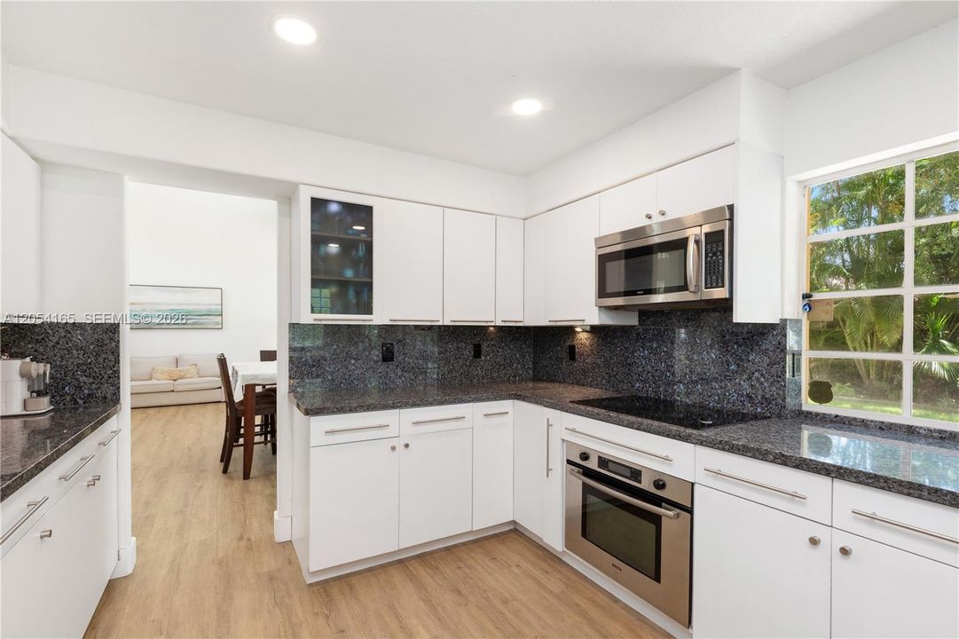 En Venta: $875,000 (3 camas, 2 baños, 2047 Pies cuadrados)