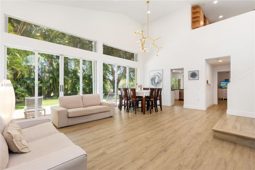 En Venta: $875,000 (3 camas, 2 baños, 2047 Pies cuadrados)