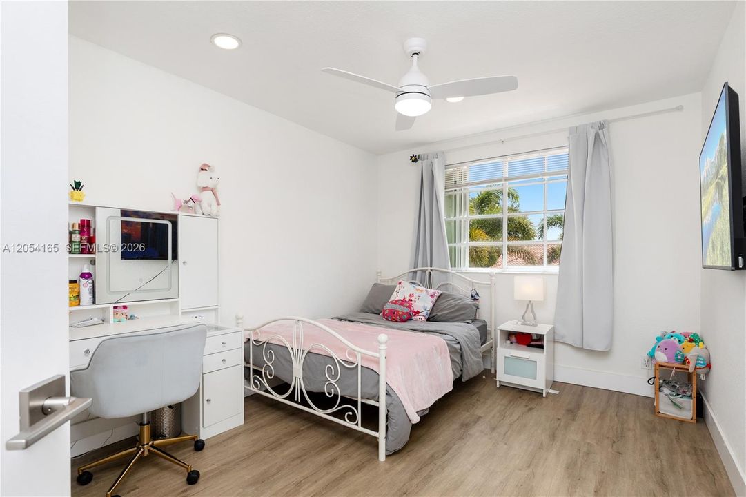 En Venta: $875,000 (3 camas, 2 baños, 2047 Pies cuadrados)