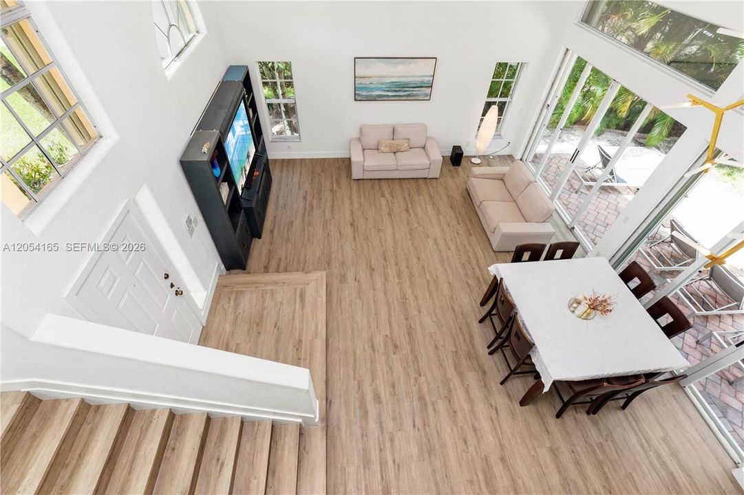 En Venta: $875,000 (3 camas, 2 baños, 2047 Pies cuadrados)
