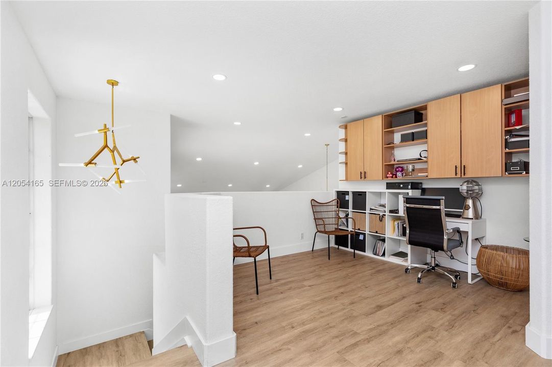 En Venta: $875,000 (3 camas, 2 baños, 2047 Pies cuadrados)