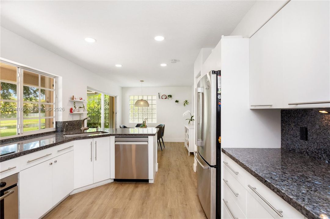 En Venta: $875,000 (3 camas, 2 baños, 2047 Pies cuadrados)