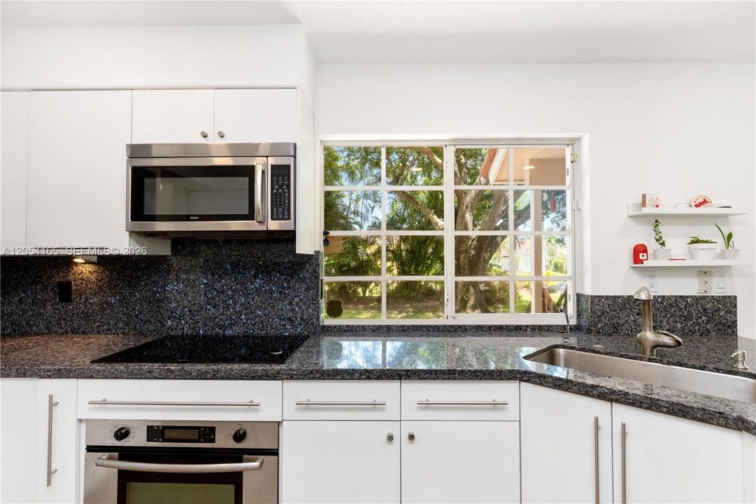 En Venta: $875,000 (3 camas, 2 baños, 2047 Pies cuadrados)