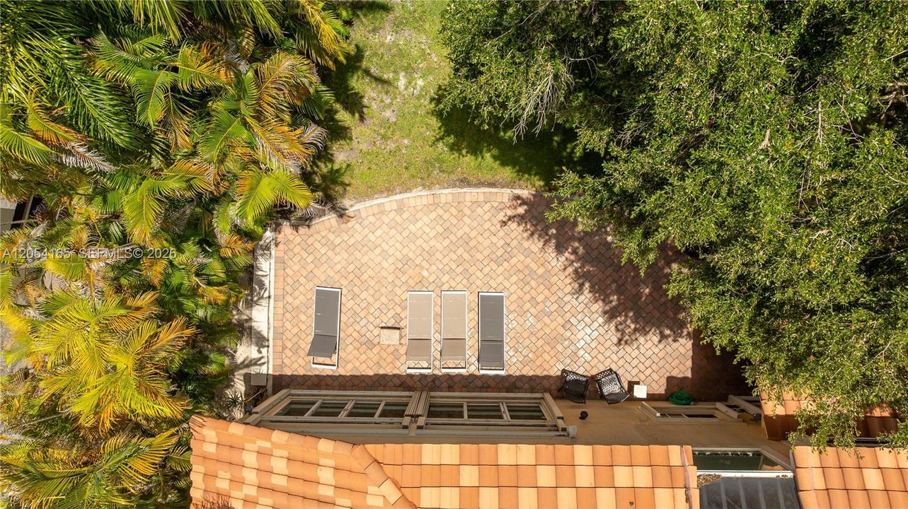 En Venta: $875,000 (3 camas, 2 baños, 2047 Pies cuadrados)