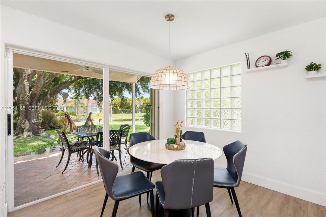 En Venta: $875,000 (3 camas, 2 baños, 2047 Pies cuadrados)